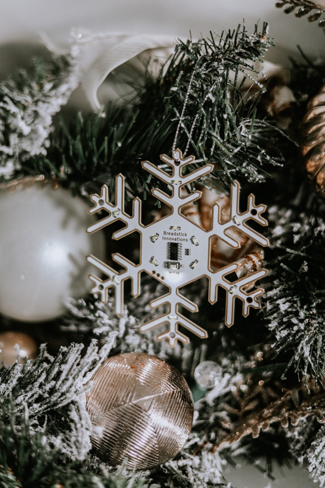 Snowflake - LED ornament with battery - Breadstick Innovations