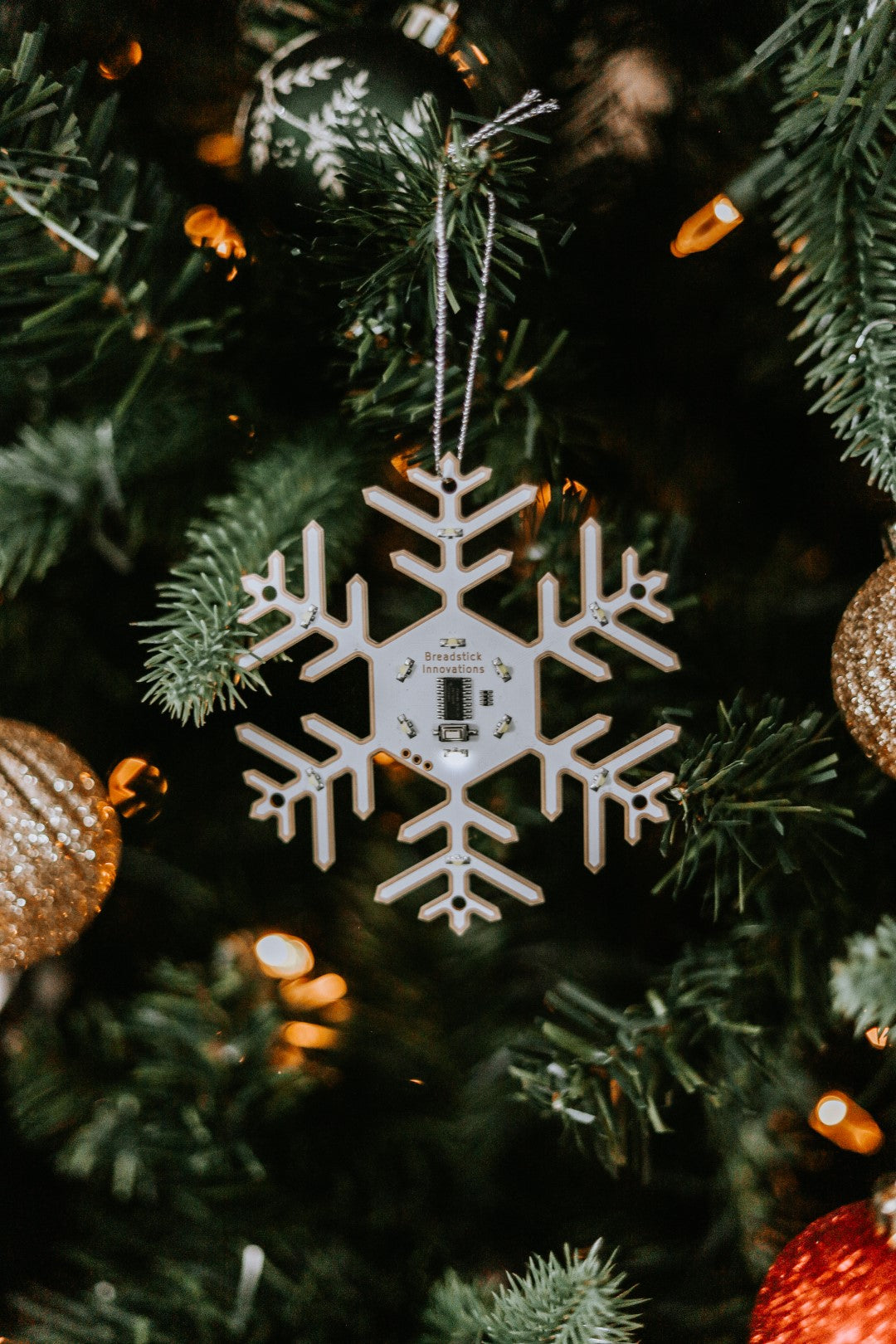 Snowflake - LED ornament with battery - Breadstick Innovations